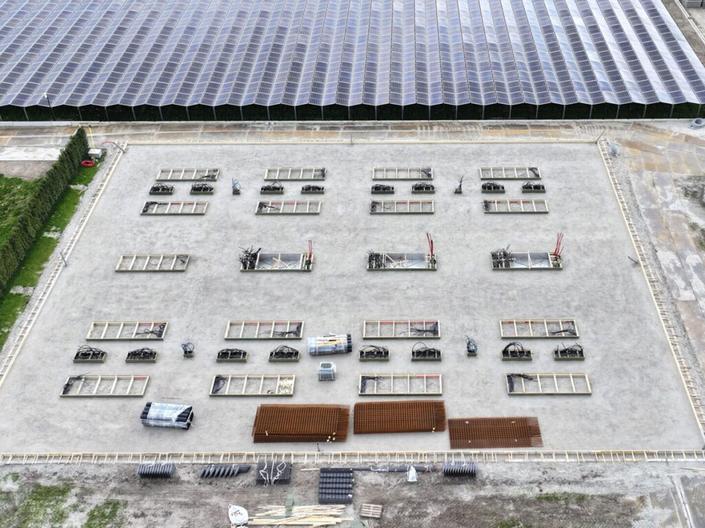 Een zonnepark van de toekomst met 20 MW batterijopslag