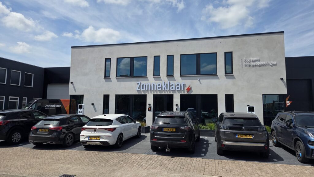 Laadoplossing bedrijfsgebouw Zonneklaar